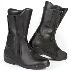 Vanntett MC st&oslash;vel i skinn med dobbel &aring;pning.