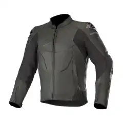 Alpinestars Caliber Leather Jacket kombinerer robust premiumskinn med avansert beskyttelse og god ventilasjon. Jakken er utviklet for aktiv landeveiskj&oslash;ring og gir en balansert kombinasjon av sikkerhet, komfort og fleksibilitet.