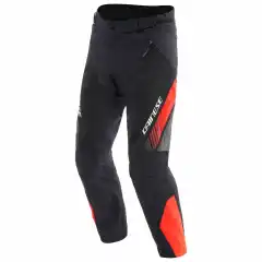 Drake 2 Air Abs&oslash;luteshell&trade; er ideelle motorsykkelbukser for sporty landeveiskj&oslash;ring, spesielt tilpasset for dagsturer om sommeren og i midtsesongen. De er designet for &aring; gi b&aring;de komfort og beskyttelse under kj&oslash;returer i ulike v&aelig;rforhold.