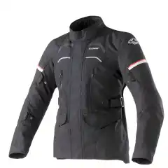 Vanntett touringjakke med Aquazone-membran, AA-sertifisering og CE-beskyttere. Utagbart termof&ocirc;r, gode stramminger og mange lommer gj&oslash;r den egnet for hel&aring;rsbruk og langtur.