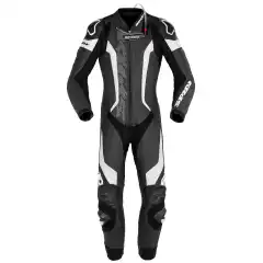 <p data-end="391" data-start="97">Spidi Laser Perforated Pro er en avansert racingdress utviklet for f&oslash;rere som krever maksimal beskyttelse, ventilasjon og presisjon p&aring; banen. Dressen kombinerer 1,2&ndash;1,3 mm kalveskinn med tekniske stretchmaterialer og Spidis Warrior-teknologi for optimal sikkerhet og bevegelighet.</p>
