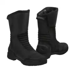 BMW Taunus GORE-TEX er moderne touringst&oslash;vler i skinn, utviklet for h&oslash;y komfort og p&aring;litelig beskyttelse i all slags v&aelig;r. Med GORE-TEX-membran, solid vern og godt grep er dette et trygt valg for b&aring;de pendling og lengre turer.