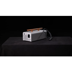 Kraftig og effektiv hurtiglader utviklet for Stark VARG. Med en effekt p&aring; opptil 7 kW kan batteriet lades fullt p&aring; omtrent &eacute;n time under optimale forhold.