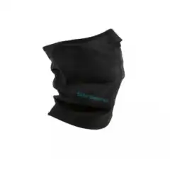 Den funksjonelle <strong>Adventure halsvarmeren</strong> s&oslash;rger for at <strong>nakken og brystet er godt beskyttet</strong> mot vinden og holdes varme selv i <strong>kalde temperaturer</strong>.