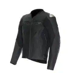 Dainese Racing 5 er en videreutvikling av en av merkets mest popul&aelig;re sportstouring-jakker, laget i 1,2 mm Tutu-kuskinn med S1 bi-elastisk stoff for optimal bevegelighet. Jakken kombinerer h&oslash;y komfort, presis passform og avansert beskyttelse i et design skapt for sommerkj&oslash;ring og varme forhold. (AA)